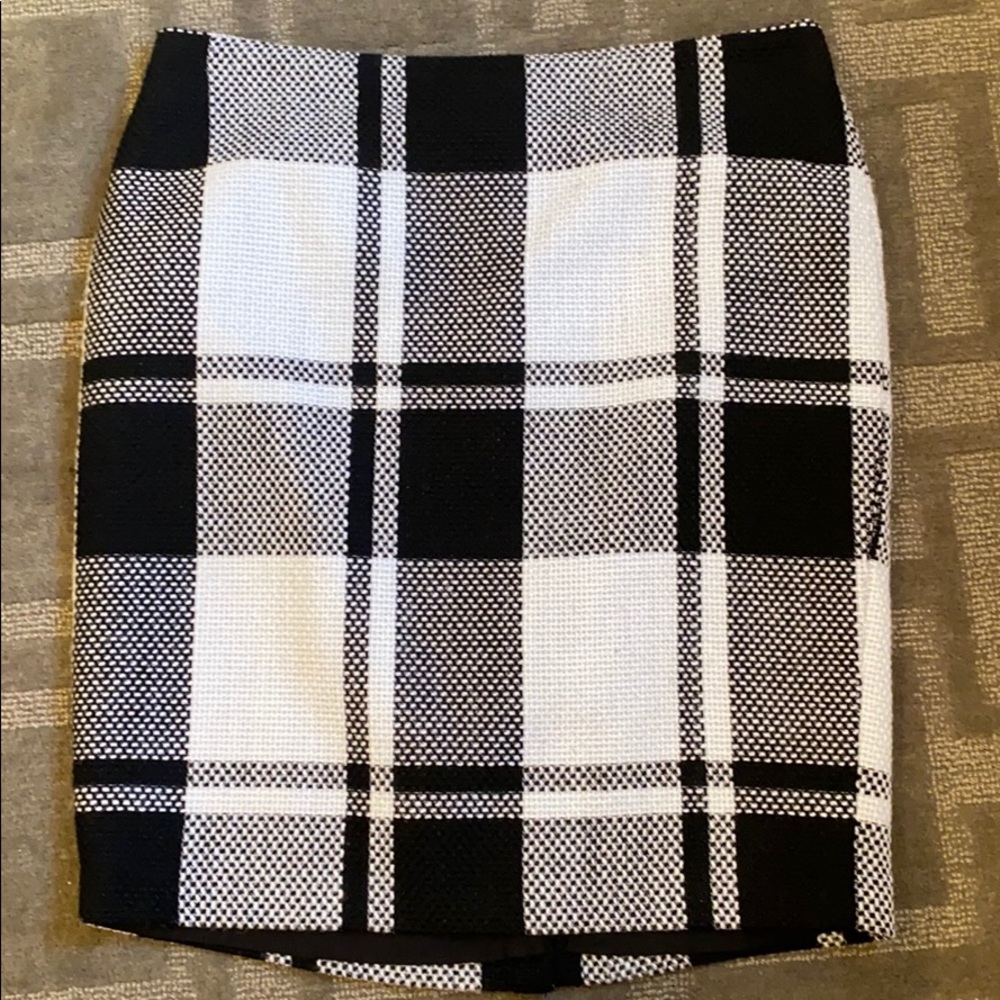 Tweed pencil skirt